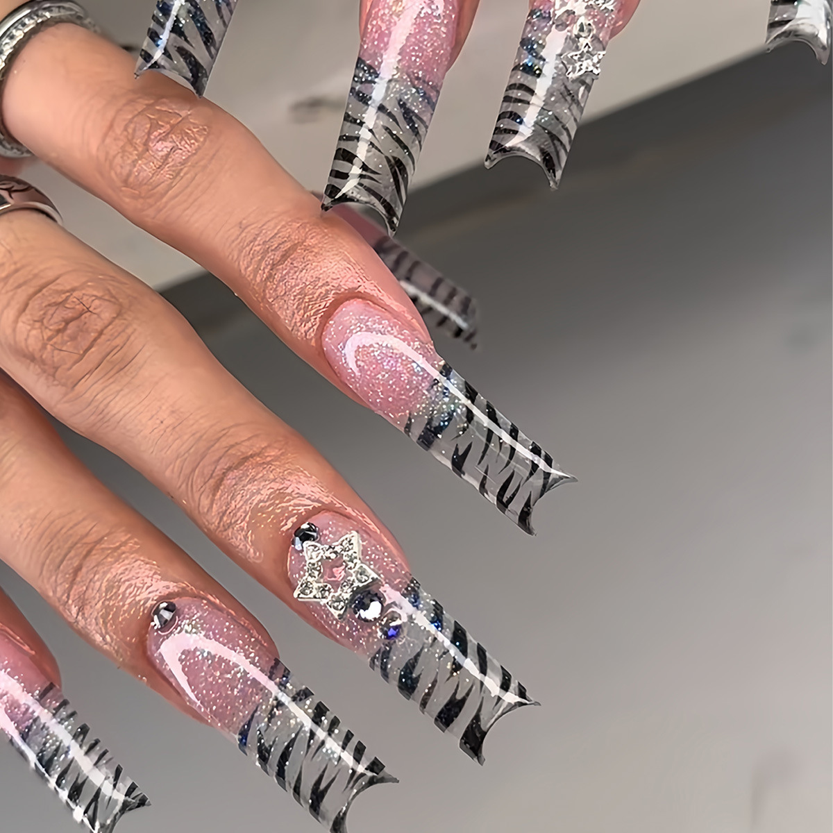Nail Art Glitter - 24 Adet Uzun Tabut Şeklinde Pentagram